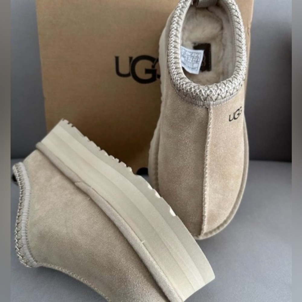 NWT & Box Ugg Tasman Sheepskin Platform Slipper